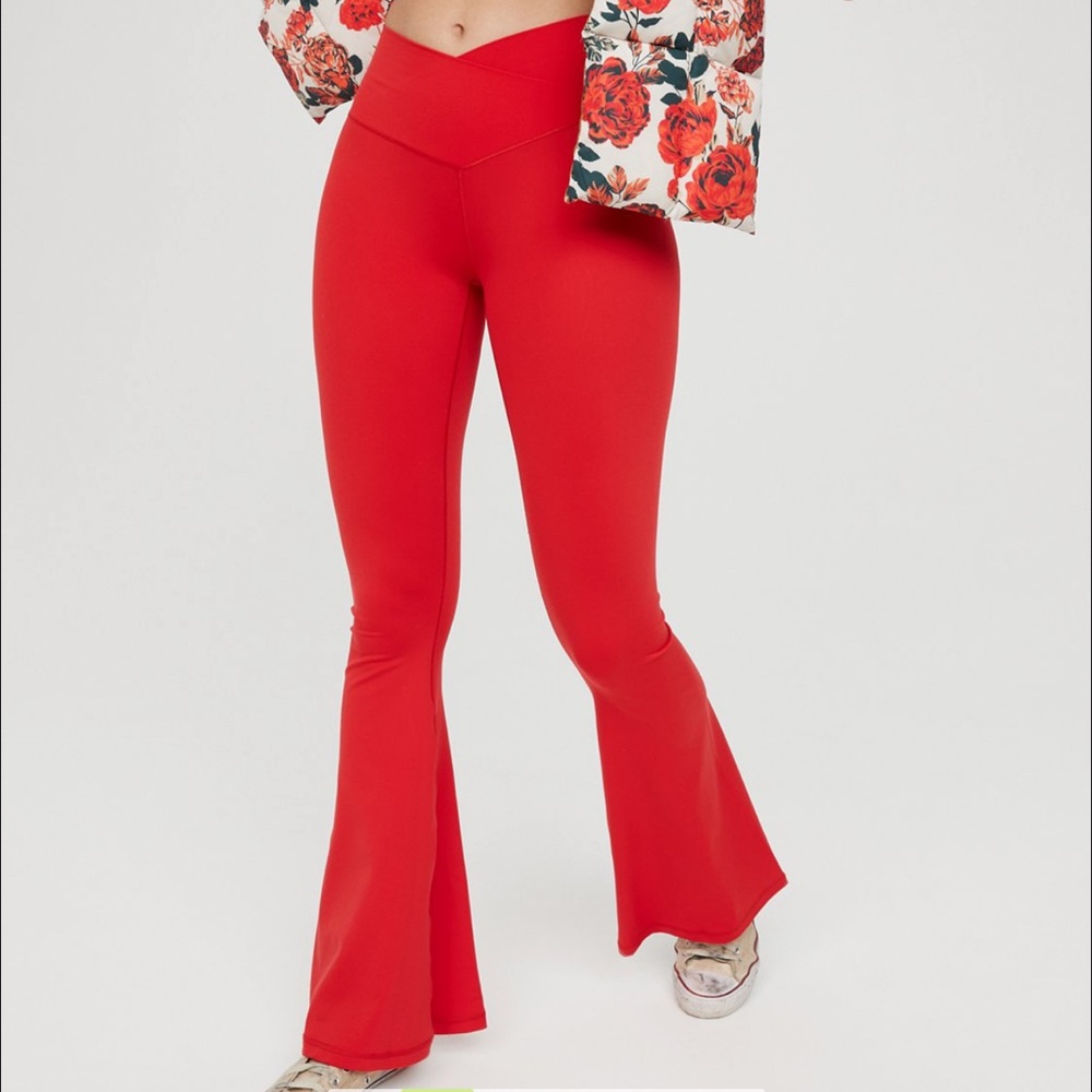 OFFLINE by Aerie Red Crossover Flares